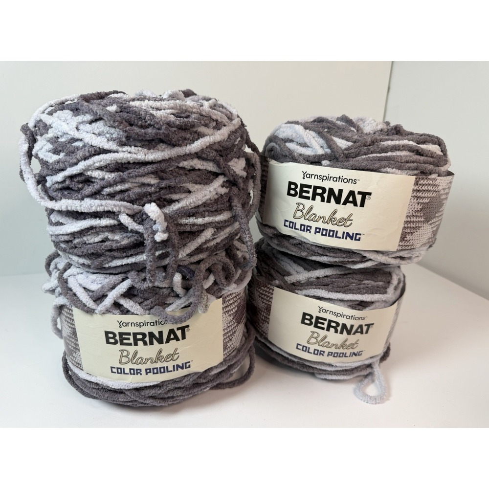 Yarnspirations Bernat Blanket Color Pooling Gray White Super Bulky 10.5oz